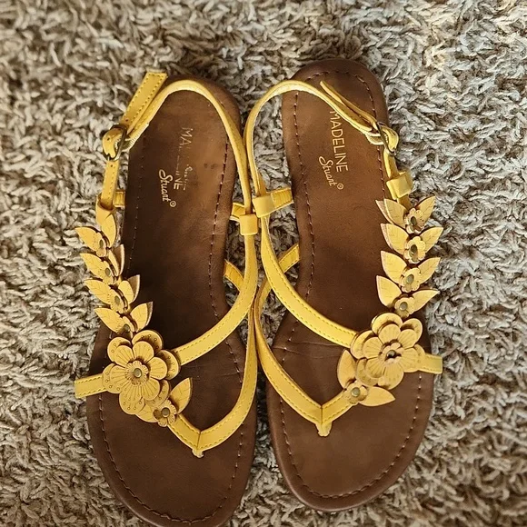Womans Madeline yellow floral  sandal size 8 - Picture 2 of 10